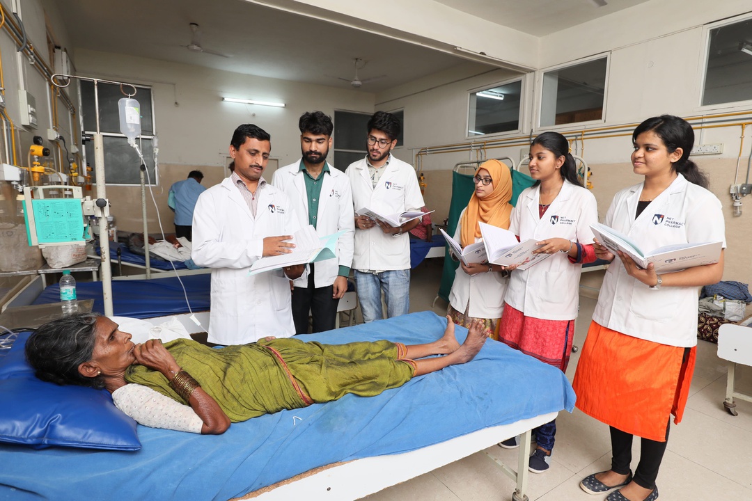 Medical students in clinical teaching session